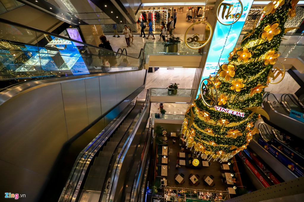 Canh vang lang khac la o cac trung tam thuong mai TP.HCM hinh anh 13 tttm_zing35.JPG