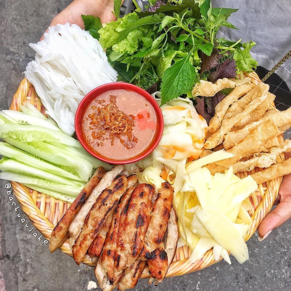 Banh xeo va 5 mon an mien Trung hut khach tai TP.HCM hinh anh 9 3._meetesaigon.jpg