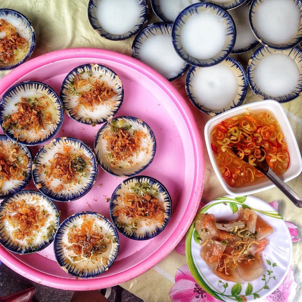 Banh xeo va 5 mon an mien Trung hut khach tai TP.HCM hinh anh 11 4._pumintsfood.jpg