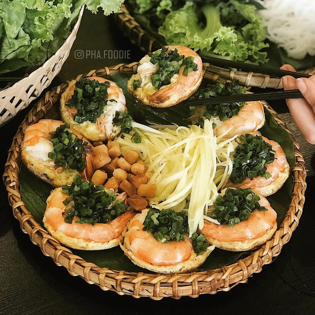 Banh xeo va 5 mon an mien Trung hut khach tai TP.HCM hinh anh 4 6._pha.foodie.jpg
