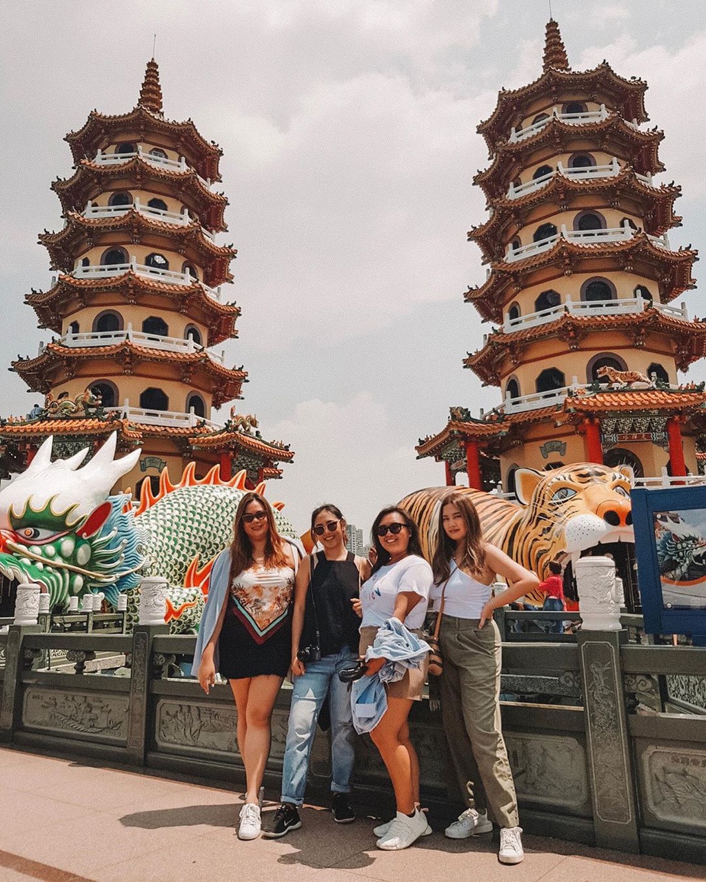 6 den, chua co kien truc doc la bac nhat chau A hinh anh 3