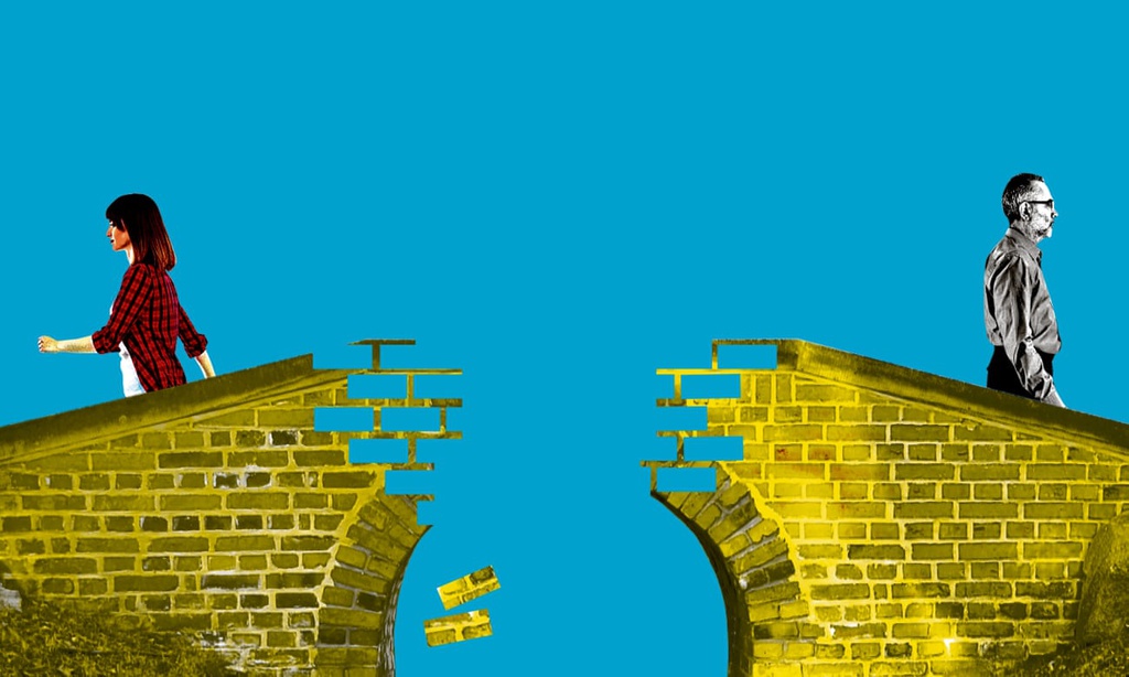 Nhung dua tre 'cuu den' bi cha me hat hui, co don trong chinh nha minh hinh anh 2