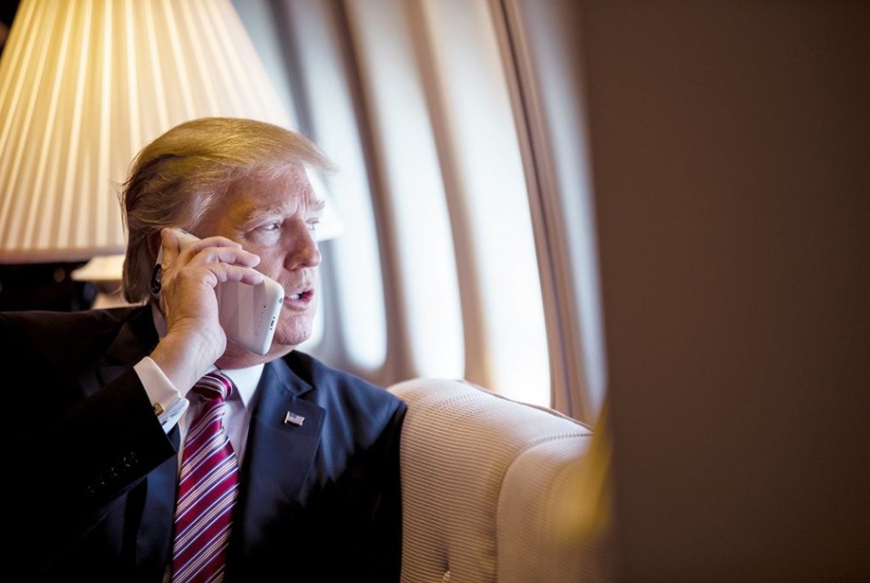 Ong Kim Jong Un va Donald Trump, ai ranh cong nghe hon? hinh anh 6