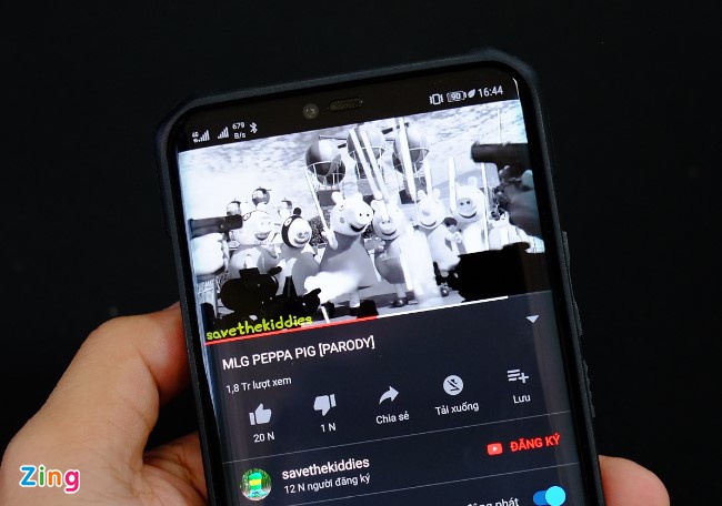 'Toi da xoa YouTube de bao ve con truoc hoat hinh kinh di' hinh anh 4