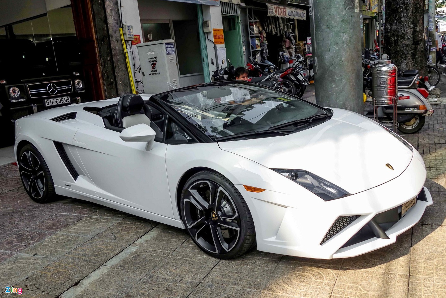 Tien nhieu, ong Dang Le Nguyen Vu sam nhung sieu xe gi? hinh anh 8