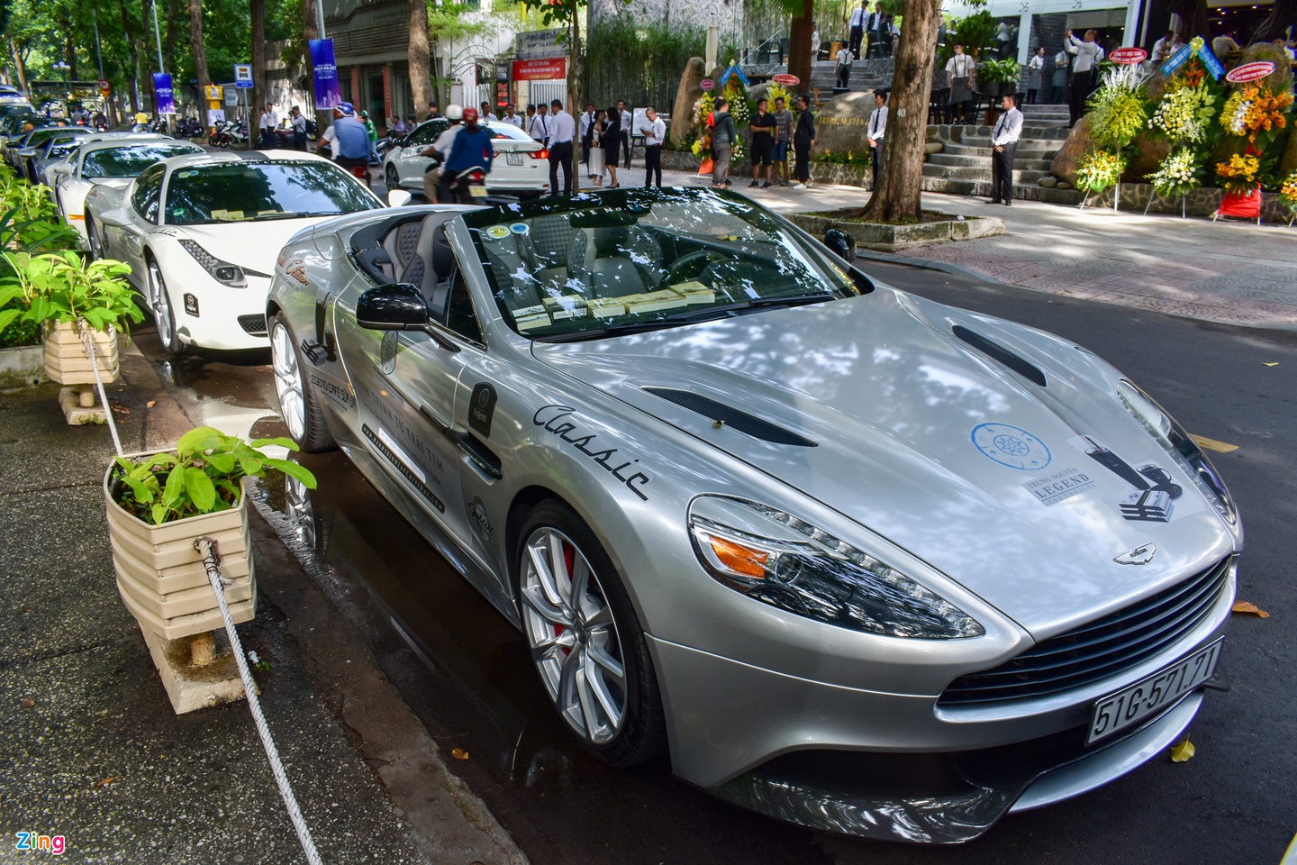 Tien nhieu, ong Dang Le Nguyen Vu sam nhung sieu xe gi? hinh anh 2