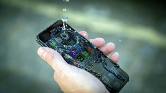 iPhone 11, dùng được dưới nước, Apple, iPhone thế hệ kế tiếp có chịu nước, iPhone 11 chịu nước, iPhone 11 ngâm nước