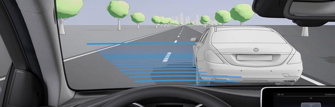 Xe Mercedes co phanh tu dong van gay tai nan chet nguoi o Ha Noi? hinh anh 2