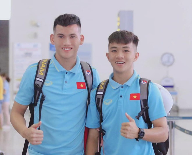 Tuan Anh va dan cau thu doc than, chua tung cong khai hen ho hinh anh 12