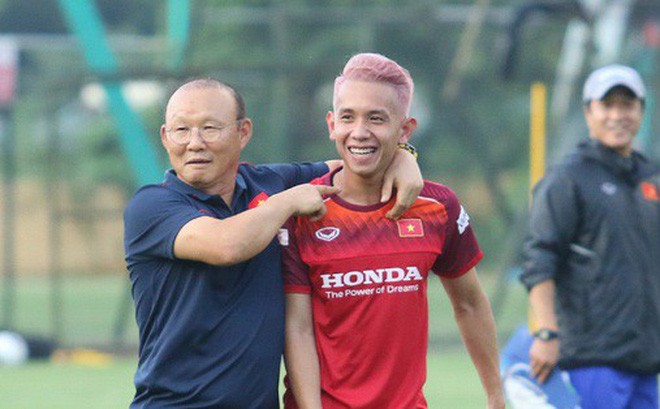 Ngay 20/11, tri an HLV Park - nguoi thay cua cac cau thu Viet Nam hinh anh 2