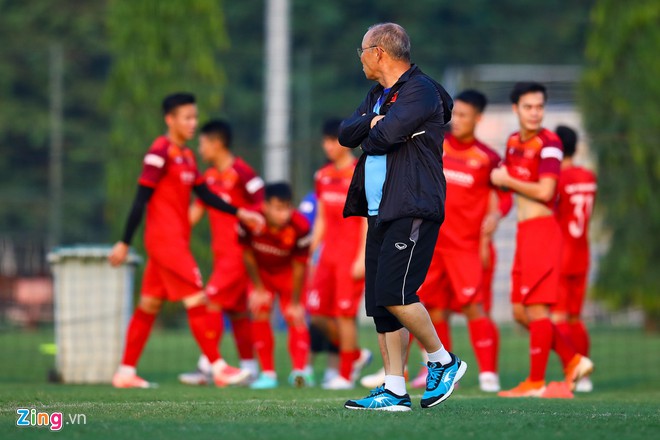 Ngay 20/11, tri an HLV Park - nguoi thay cua cac cau thu Viet Nam hinh anh 6