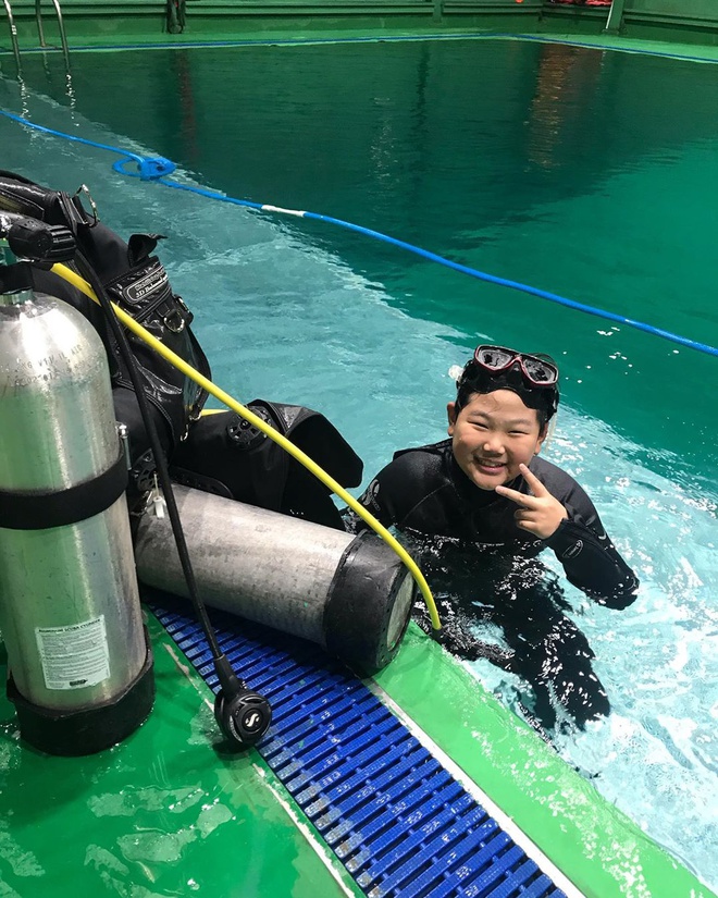 Dan sao nhi ‘Bo oi minh di dau the’ ngoai hinh thay doi sau 7 nam hinh anh 19 js5.jpg