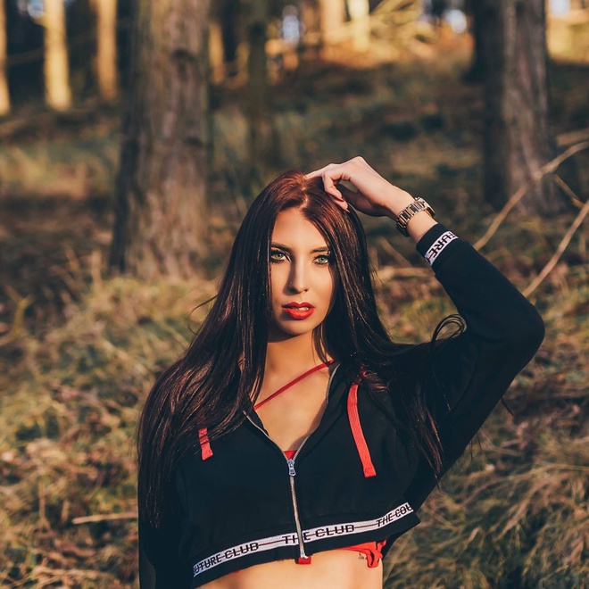 3 co gai thay doi hoan toan sau qua khu tung bi bat nat vi ngoai hinh hinh anh 5 j2.jpg