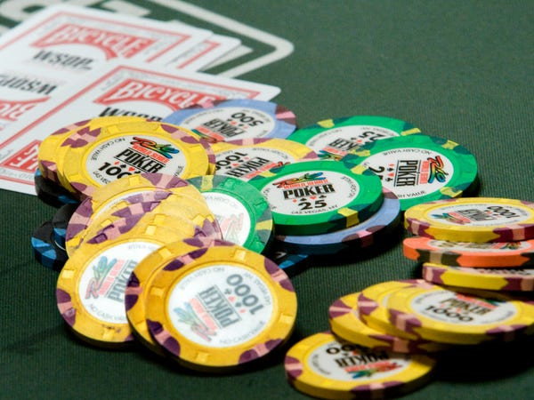 Dot nhien giau co, nguoi trung doc dac mua gi dau tien? hinh anh 8