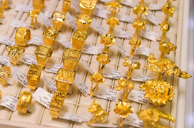 Nguyen nhan con sot gia vang anh 1