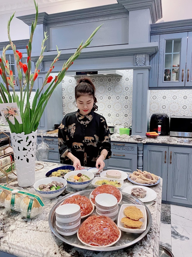 Ben trong biet thu 2 trieu USD cua ca si Dang Khoi ngay Tet hinh anh 4 50.jpg