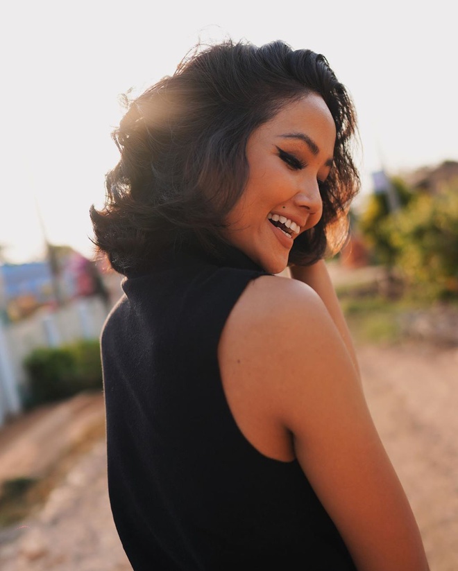 Ban trai tin don cua Hoa hau H'Hen Nie la ai? hinh anh 3 20.jpg