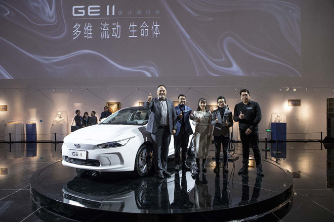 Xe Trung Quoc that the ngay tren san nha hinh anh 3