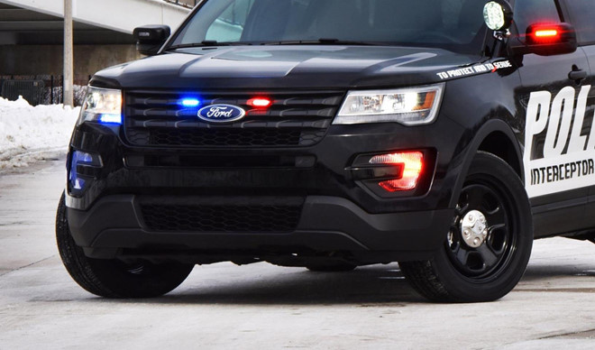 Ford bi canh sat My kien vi xe ro ong xa co the de doa tinh mang hinh anh 4