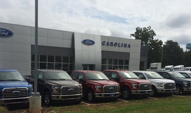 Dai ly Ford tang sung truong cho khach mua xe hinh anh 2