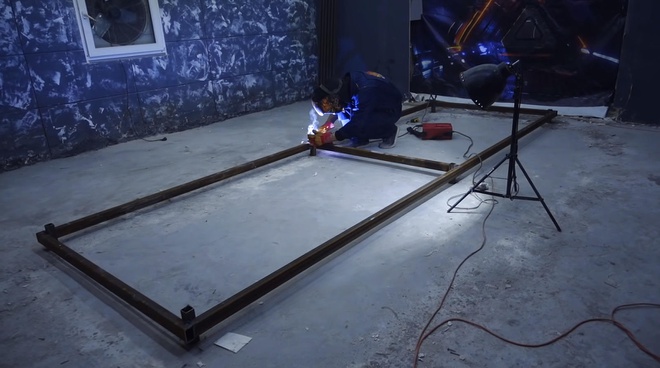 Dan choi Nga tu san xuat xe ban tai Tesla Cybertruck hinh anh 3 663054.jpg