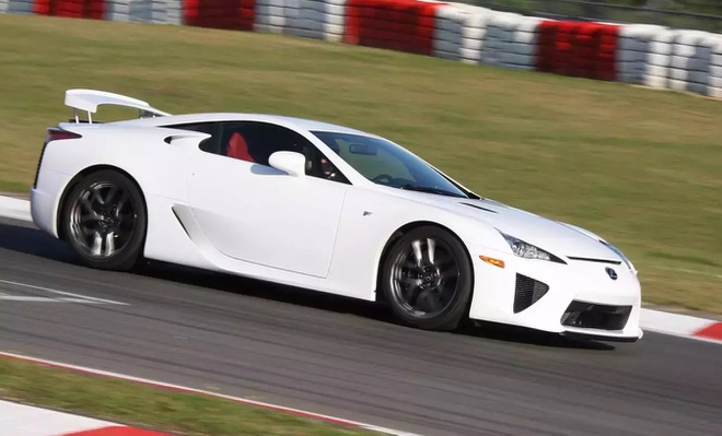 Lexus ban xe khong con san xuat 8 nam, thu ve ca trieu USD hinh anh 6 2010_lexus_lf_a_2_1600x0.jpg