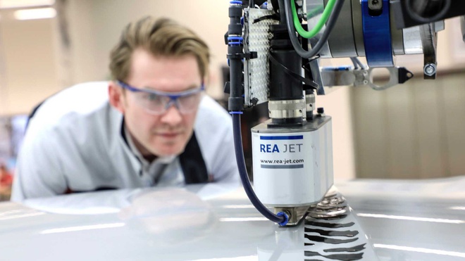 In dau van tay len nap capo Porsche 911, chu xe ton 8.100 USD hinh anh 4 porsche_911_with_fingerprint_2__1.jpg