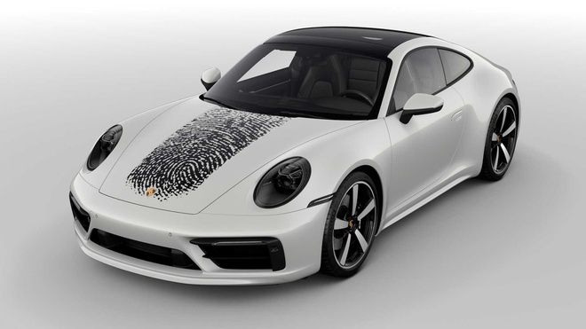 In dau van tay len nap capo Porsche 911, chu xe ton 8.100 USD hinh anh 3 porsche_911_with_fingerprint_4_.jpg