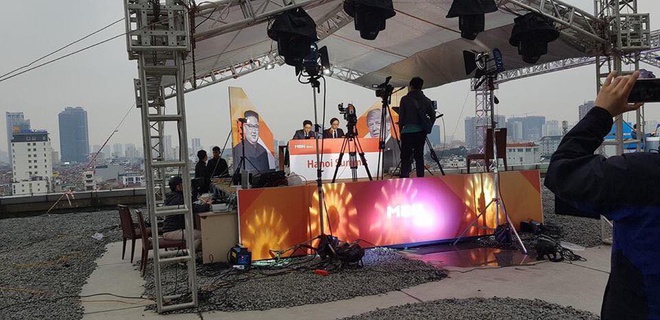 Truong quay 'da chien' cua cac dai truyen hinh Han Quoc tai Ha Noi hinh anh 3