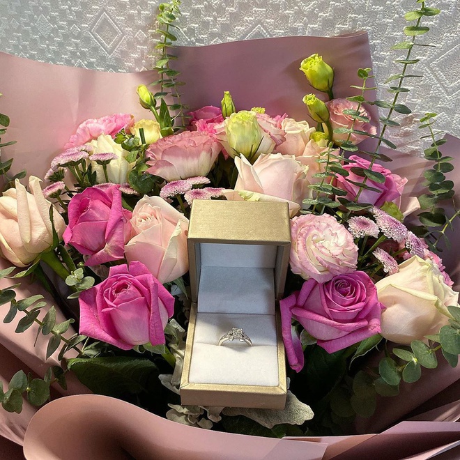 Cau thu Viet mua nha, tau xe sang, xay san bong truoc nam 25 tuoi hinh anh 4