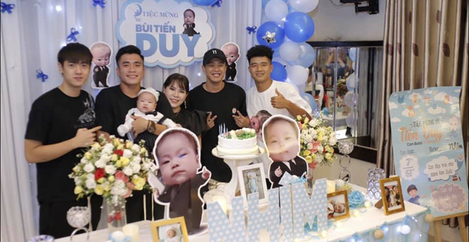 Cau thu Bui Tien Dung lan dau khoe anh con trai dau long hinh anh 4