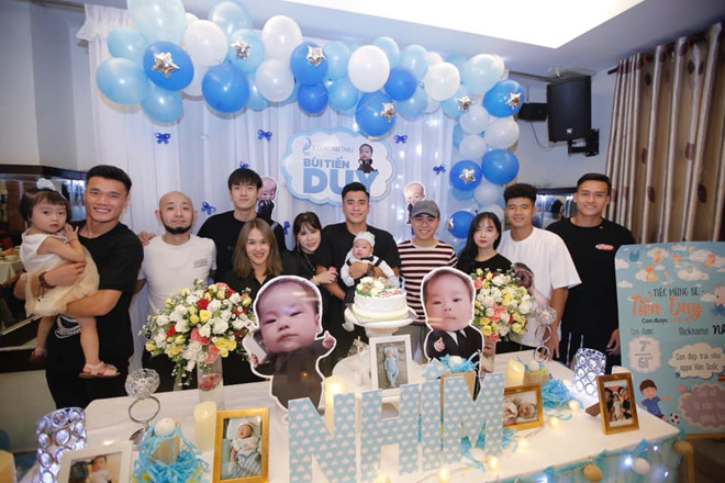 Cau thu Bui Tien Dung lan dau khoe anh con trai dau long hinh anh 3