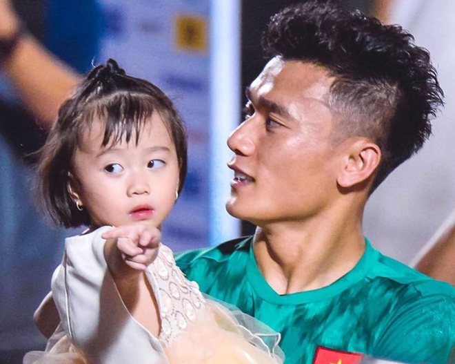 Quang Hai va dan cau thu kin tieng chuyen tinh cam sau khi chia tay hinh anh 4