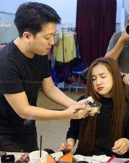 Nha Phuong khoe anh chong 20 nam truoc, khen 'anh xa luon chat' hinh anh 2 giang.jpg