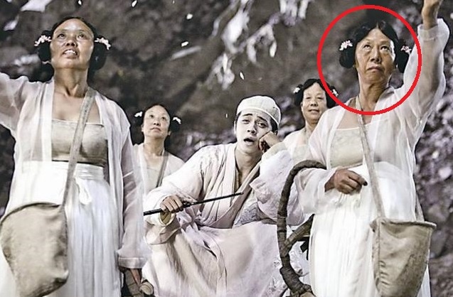 Cu doi doi ngoan muc cua dan sao xau la trong phim Chau Tinh Tri hinh anh 7 3333333.jpg