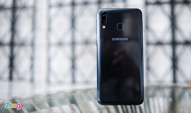 Galaxy S10 chua ve, mot mau Galaxy khac da lap ky luc ban chay o Viet Nam hinh anh 2