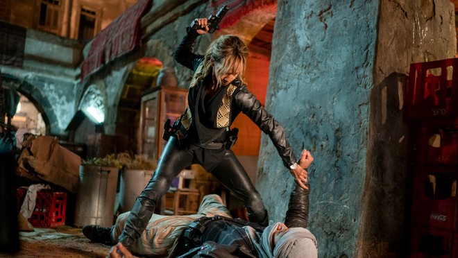 My nhan 'John Wick' khoe co bung ran chac o tuoi 53 hinh anh 3