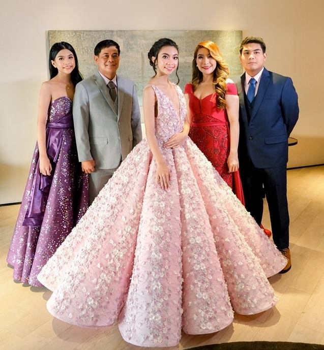 10X Philippines chi gan 30.000 USD mung sinh nhat 18 tuoi hinh anh 3