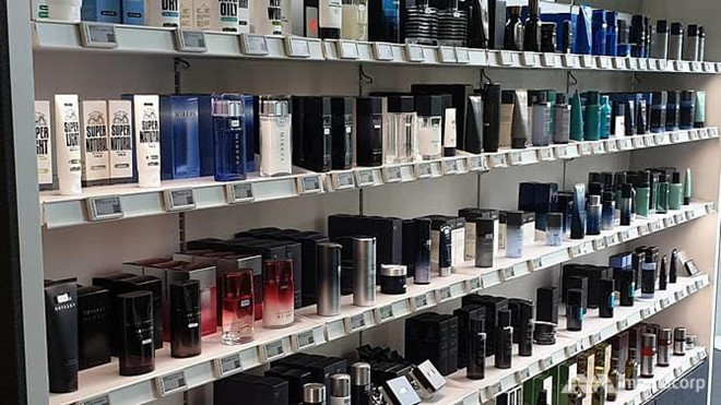 Nam gioi Han Quoc trang diem khi di lam, ngay cang 'nu tinh' hinh anh 3