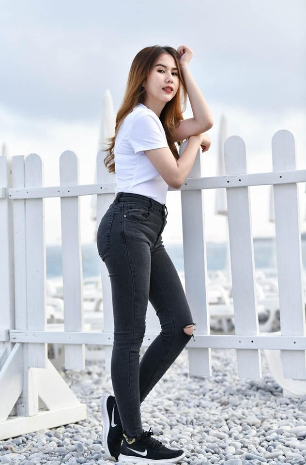 'Phong vien xinh nhat xu chua Vang' la ban gai tien dao tuyen Thai Lan hinh anh 6
