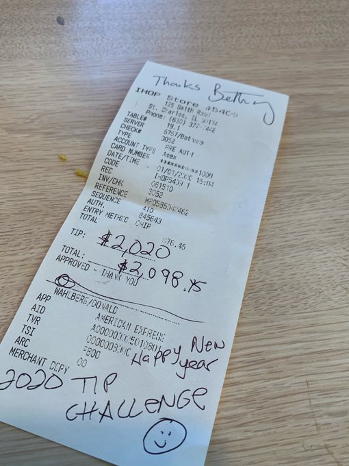 Nu phuc vu duoc khach la tip 2.020 USD sau mot bua an hinh anh 1 ENOgvQeWsAAx_vI.jpg