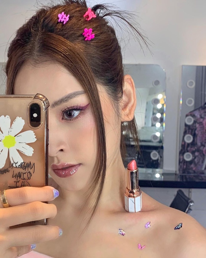 Dan mang Viet bat trend dat son len xuong quai xanh khoe vai quyen ru hinh anh 1 83642854_561682634447135_6948473136904105867_n.jpg