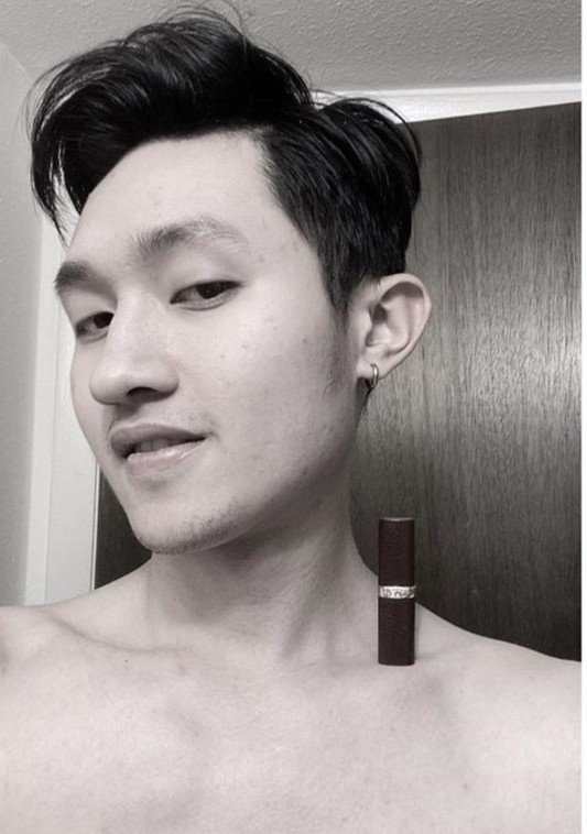 Dan mang Viet bat trend dat son len xuong quai xanh khoe vai quyen ru hinh anh 7 84635927_563857244483215_6655711118051968224_n_1.jpg