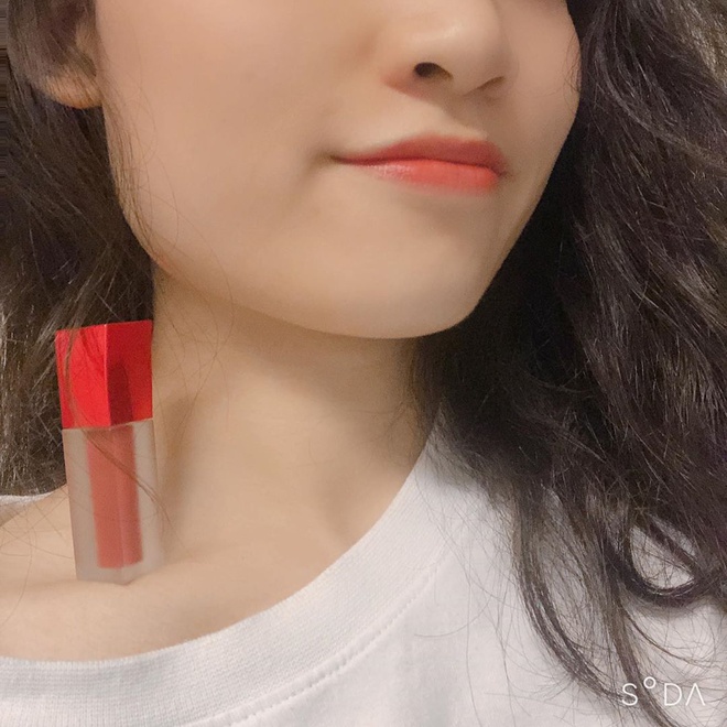 Dan mang Viet bat trend dat son len xuong quai xanh khoe vai quyen ru hinh anh 2 88183137_190323492272388_2323690796090263426_n.jpg