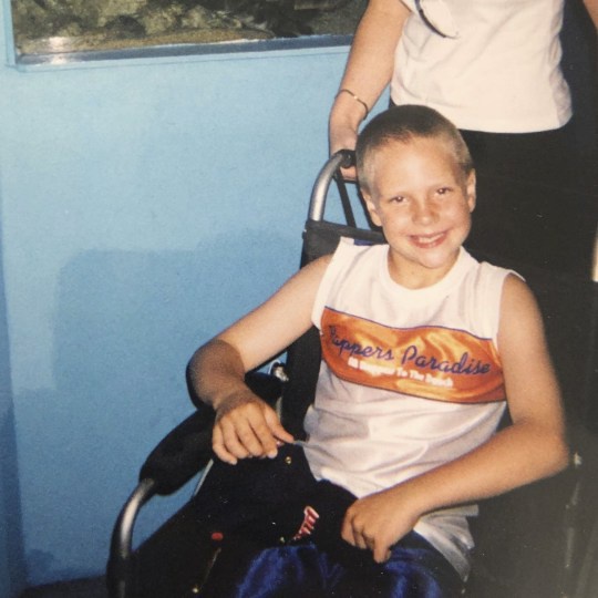 chang trai ngoi xe lan hoi phuc anh 2