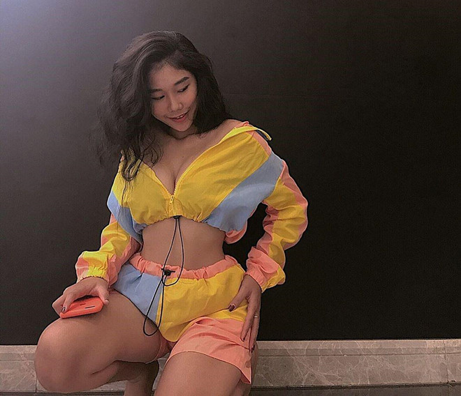 Dan hot girl so huu vong eo con kien cham khoe anh goi cam hinh anh 9