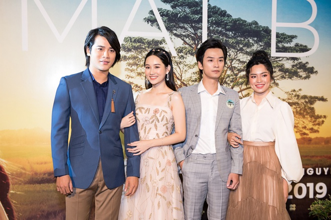 Bo tu 'Mat biec' deu la hot boy, hot girl quen mat voi dan mang hinh anh 1 mat.jpg