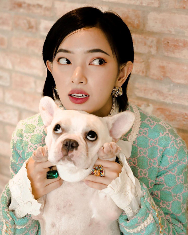 Hai ‘It Girl’ dinh dam mua nha khi chua cham moc 25 tuoi hinh anh 12