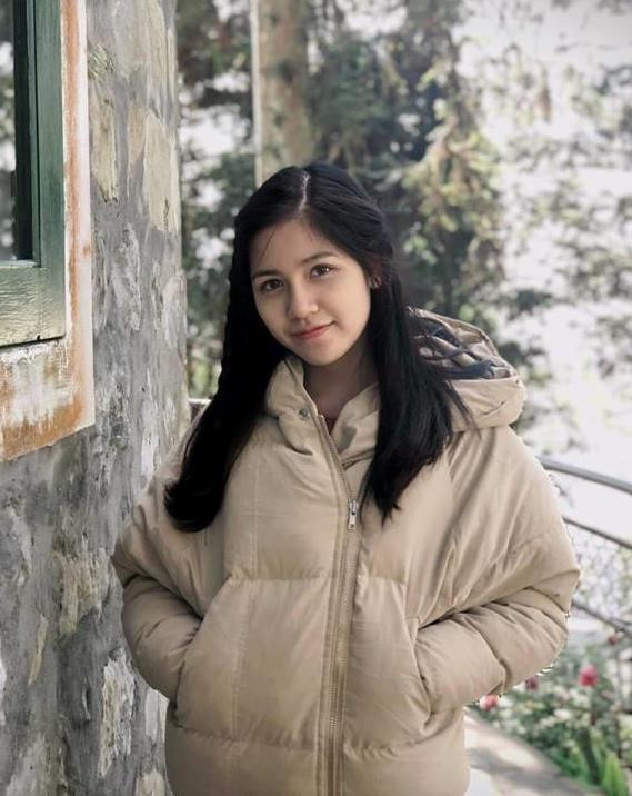 Nhung hot girl ao dai, gai xinh 'mat moc' noi len tu le khai giang hinh anh 6