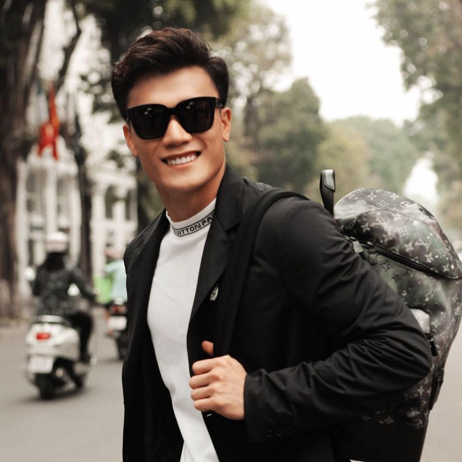 Ban gai goi Duc Chinh la 'nguoi hung cua em' hinh anh 6 55615838_1237668416399192_7240727949480034304_n.jpg